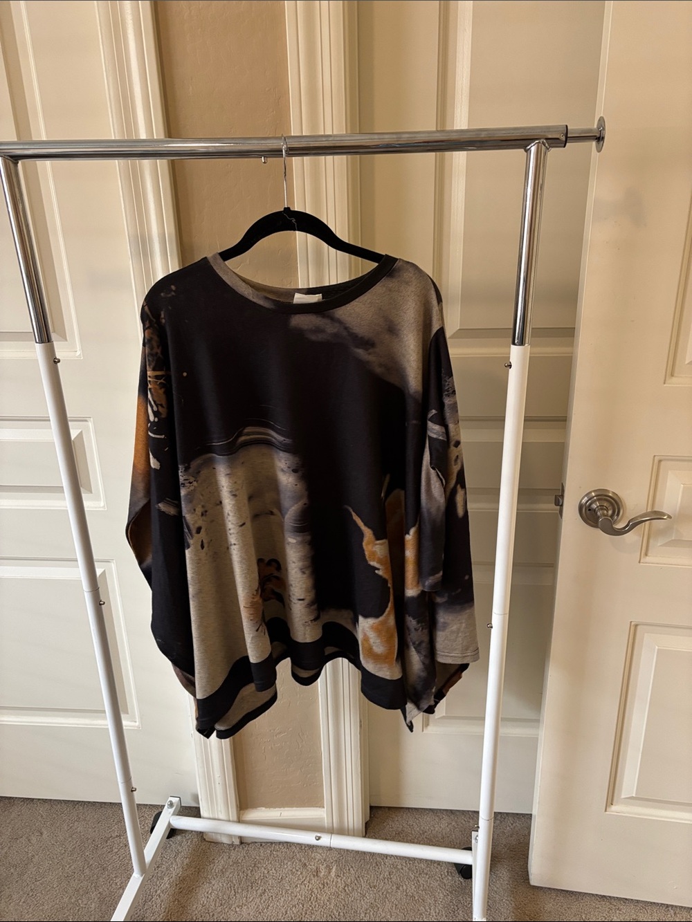 Oversized poncho with sleeves small